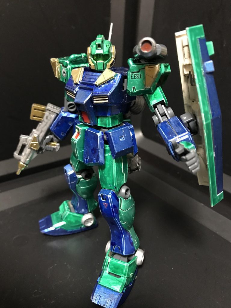 射撃武器はマシンガンとキャノン砲を装備。