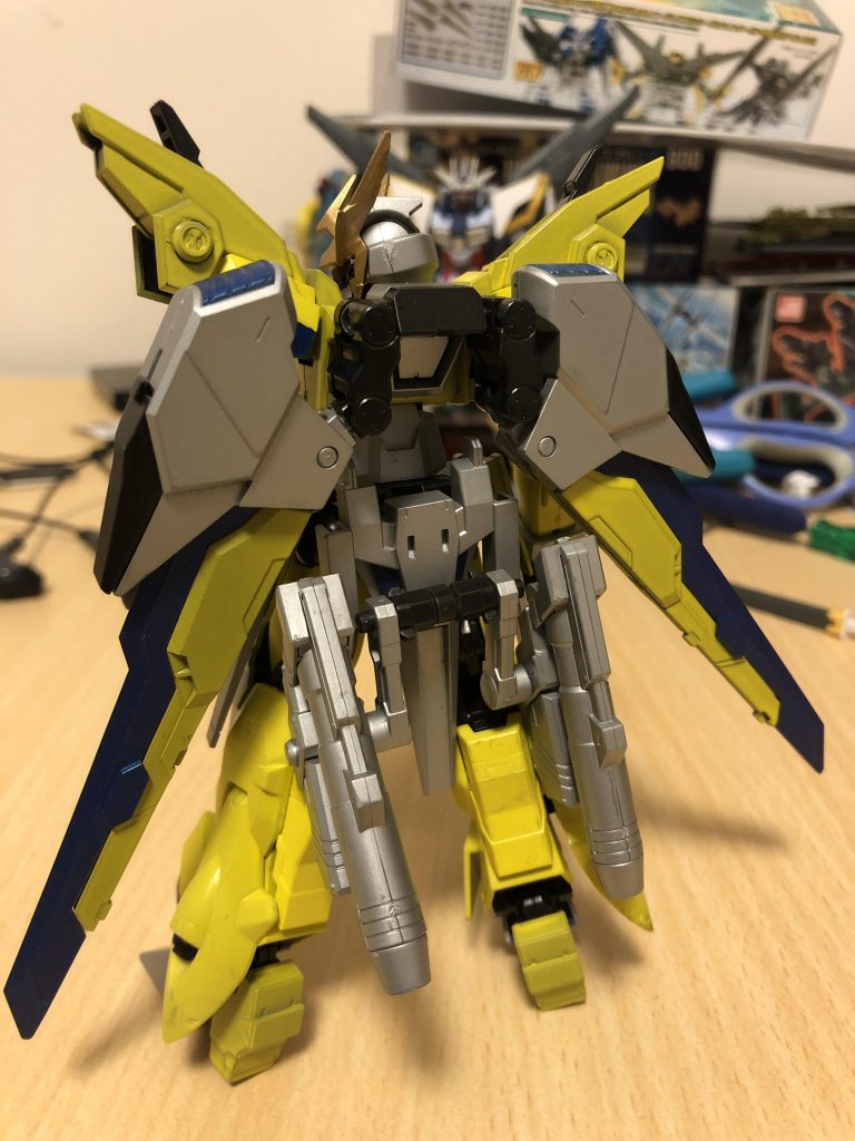 主なデザインはオマージュロボに近ずけるのを目標にしました。