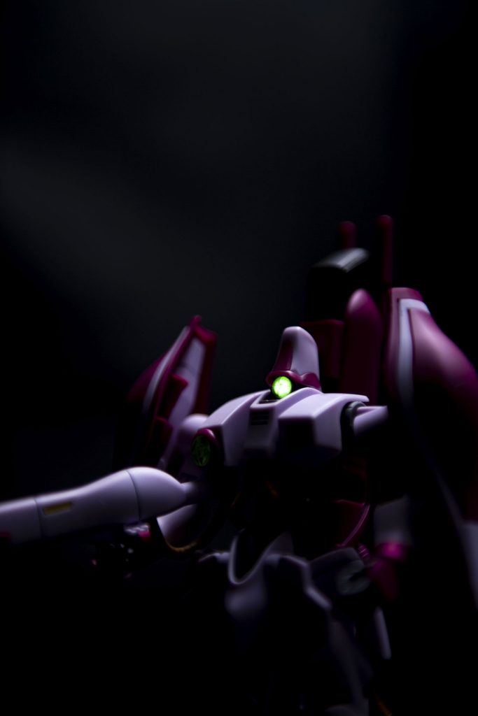 ガザCは発光ギミック組み込みやすくていいですね。