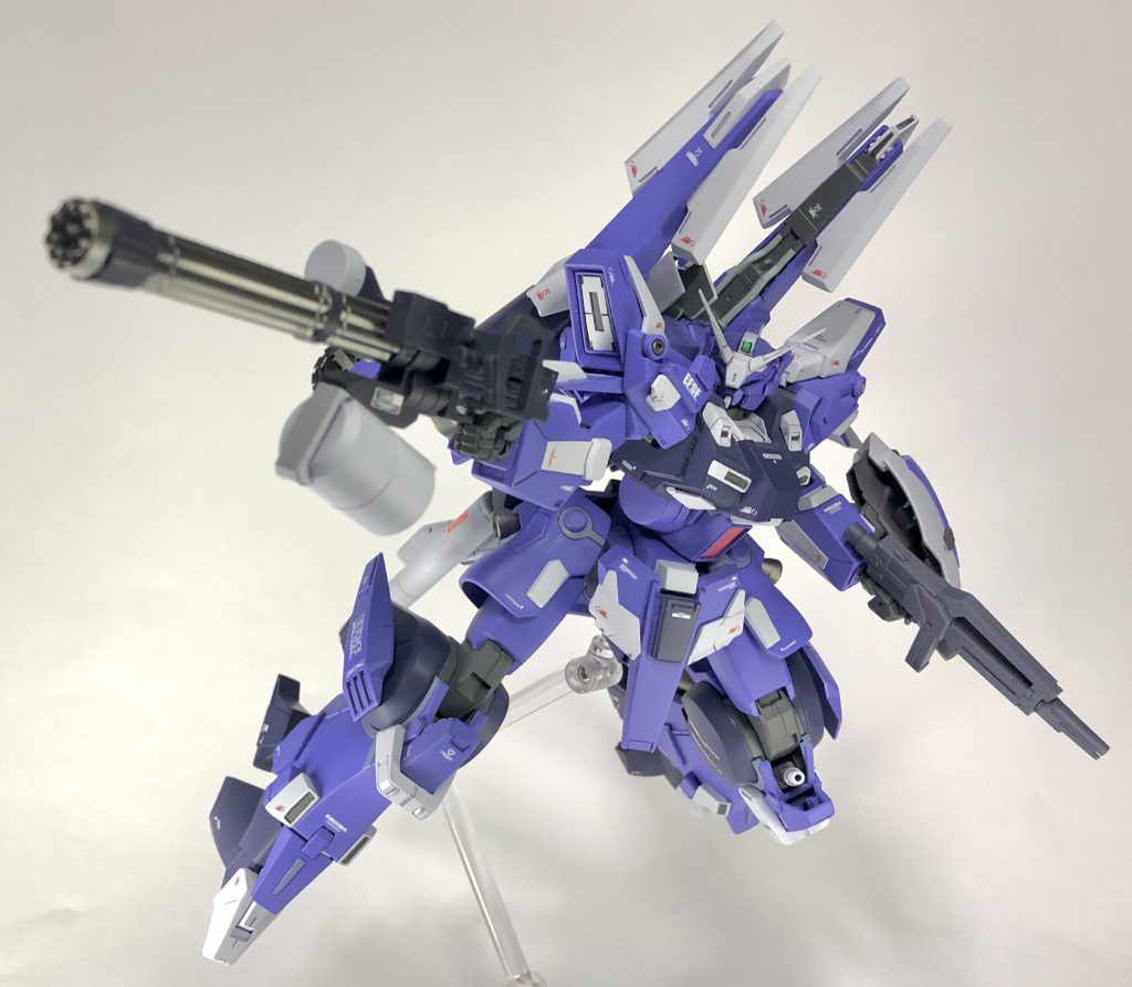 ジャイアント・ガトリングガン装備。