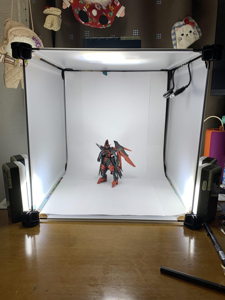 100均撮影ブースのランタンを6個に増設しました。もっと強力なライトが欲しいです。