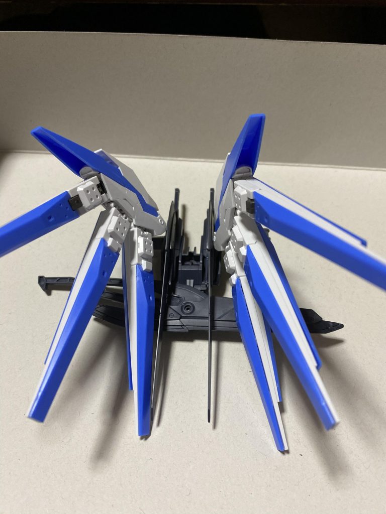 初期バックパックはまだ大人しめです