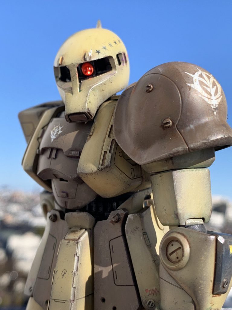 エアブラシでの若干のグラデーションをかけて、スポンジチッピングとフィルタリングを施しています。