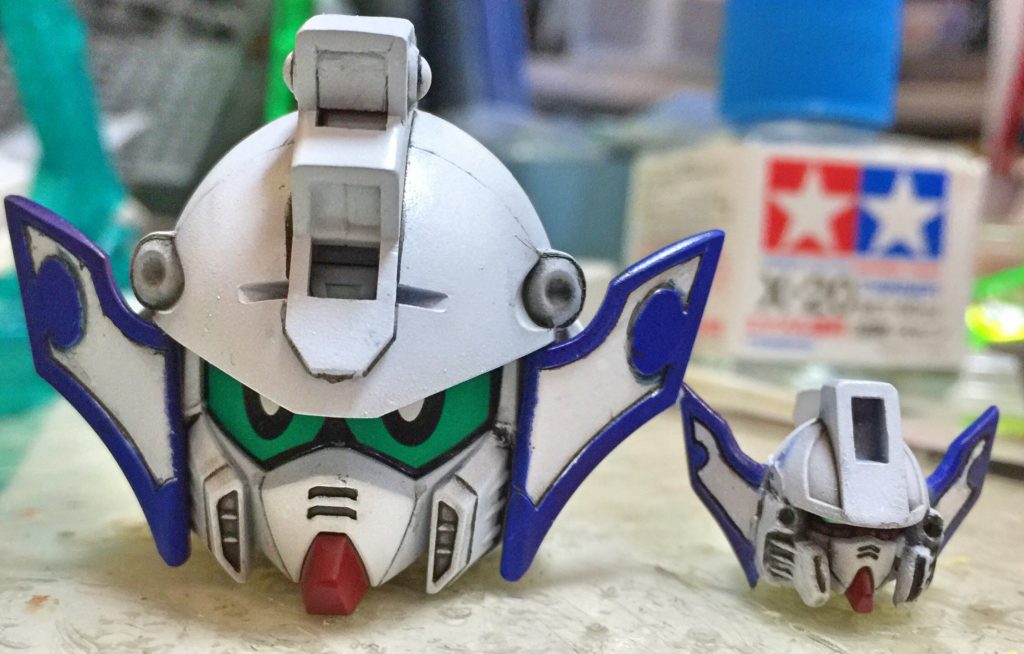 頭のサイズ比較です。
リアル時の頭パーツはスターウイニングのものを改造して號斗丸っぽくしてみました。