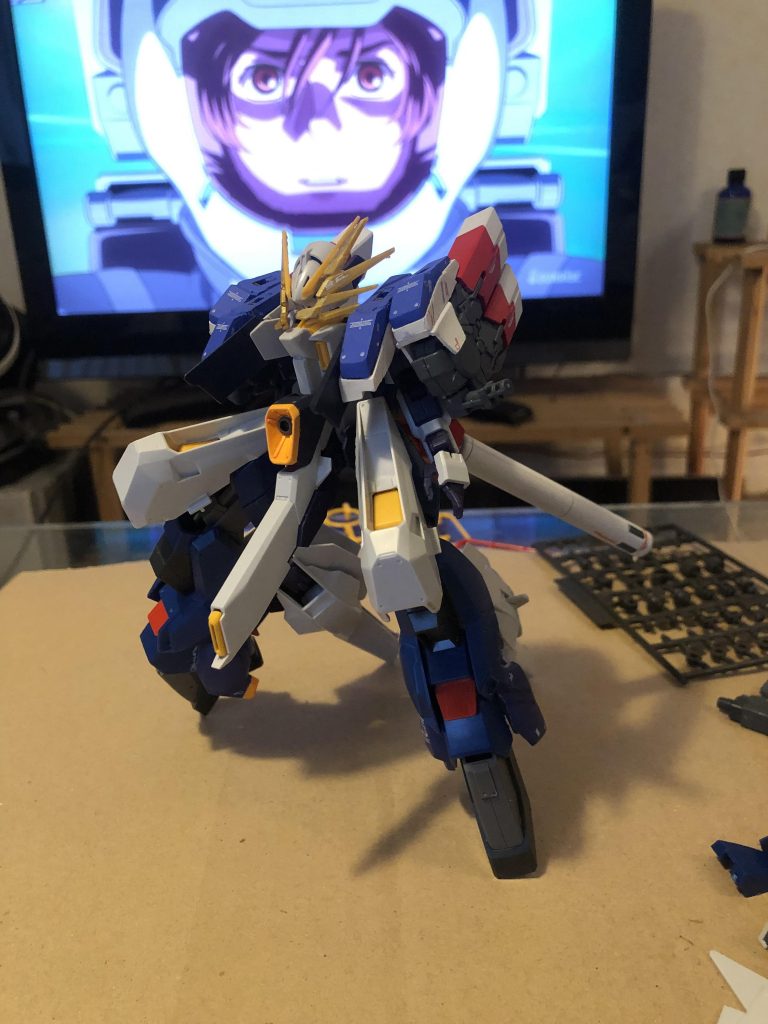 ユニコーン観ながらやってませんよw🦄
肩がF90 シナンジュ 足にバーザム 本体がウーンドウォートです