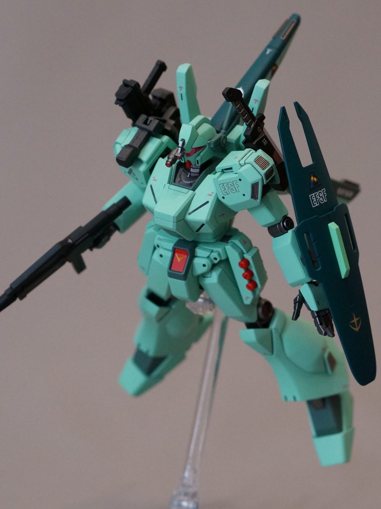 以前に制作したリガズィ、リゼルと小隊を組むならこんなジェガンかなーと妄想して制作しました。