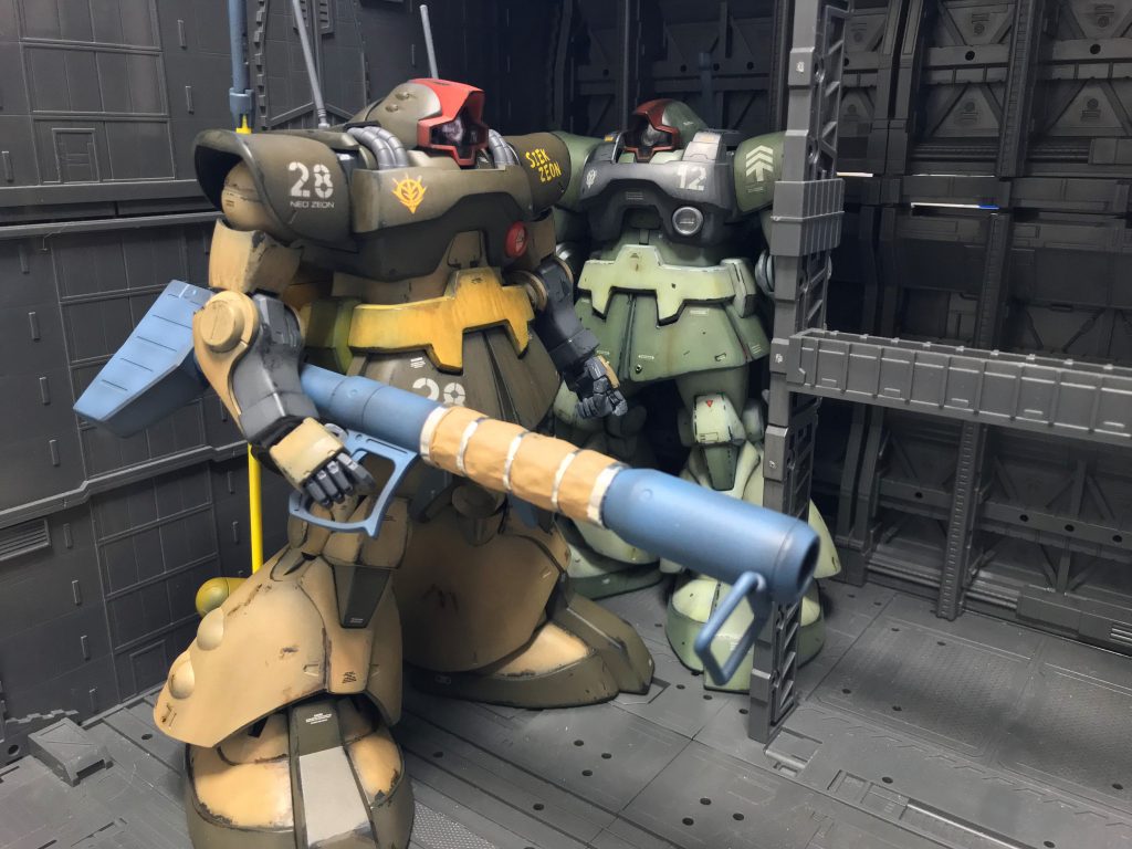 個人的に苦手なハンドパーツはビルダーズパーツのジオン用に交換してあります。