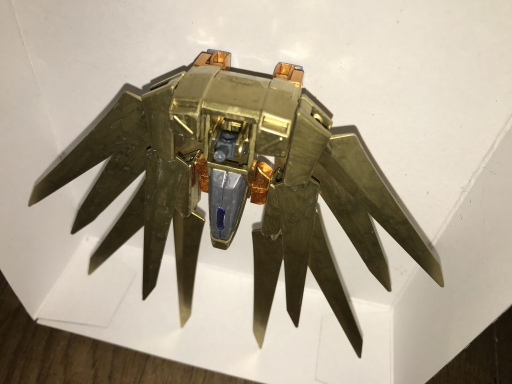 ムテキブースター合計12枚の可変翼「ハイパームーンウイング」が装備された支援機。その内部には、アルティメット細胞を生成する永久機関「アルティメット細胞動力エンジン」が搭載されており、合体状態時にアルティメット細胞を注入する事で、機体性能を飛躍的に強化させる。これは、フォースインパルスガンダムエクストリームと同じであり、この形態の維持に必要なアルティメット細胞の注入量は、同系統のエンジンを搭載しているフォースインパルスガンダムエクストリームの1.5倍に増しているが、同時に生産量の方も5倍以上に向上している為、消費量に困る事は無い。また、生産した膨大なアルティメット細胞の半分は、発光強化粒子「クレッセントリッター」に変換され、内部コンテナに貯蔵される。ムテキブースターとの合体を解除すると、本機に注入されたアルティメット細胞は自動で消滅し、元のインパルスガンダムの状態に戻る。