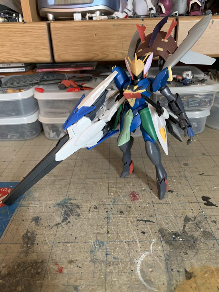 胸部をパテで形状変更。アムアム等で大型魔導砲を作成いたしました。