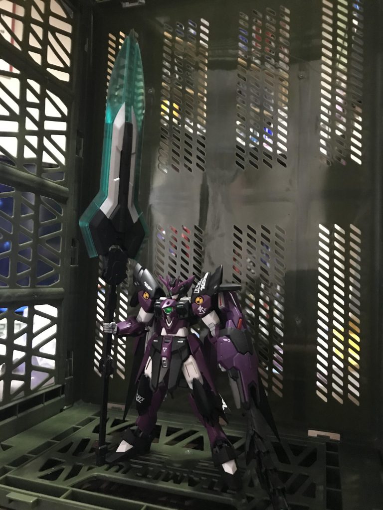 先日のエピオン〝ランサー〟の兄弟機
主兵装はエタリウム合金製の
〝エタリウムバスターソード〟
という妄想であります✨