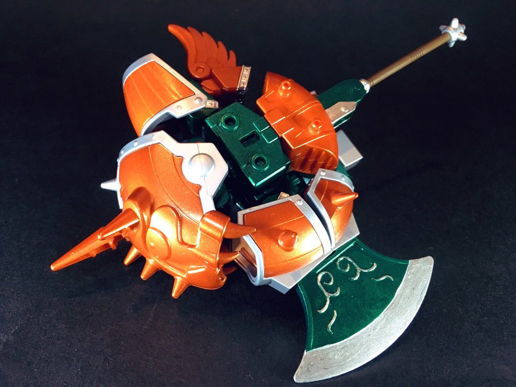 曹操ガンダムが右手で保持出来るようデカ腕パーツも付属していました。