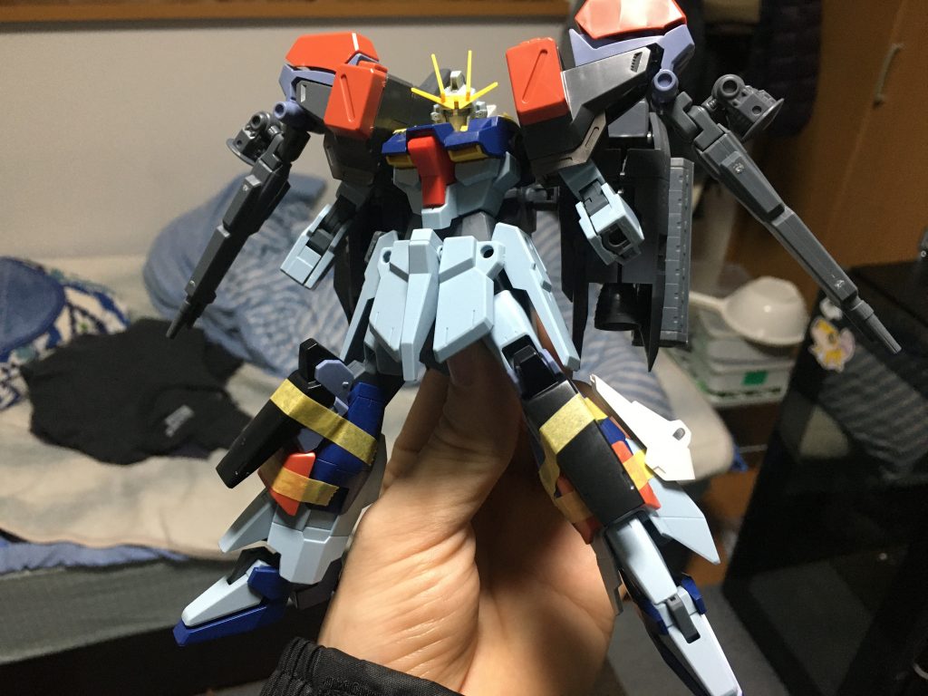 塗装前
ベースはライトニングガンダム
両肩は1/100ヘイルバスター
膝とスネにもヘイルバスターのパーツを貼り付け
脚部側面にはコボルドの装甲
バックパックはコトブキヤのレイジングブースター
ZZとSの再設計機というより、ほぼフルアーマーライトニングガンダム