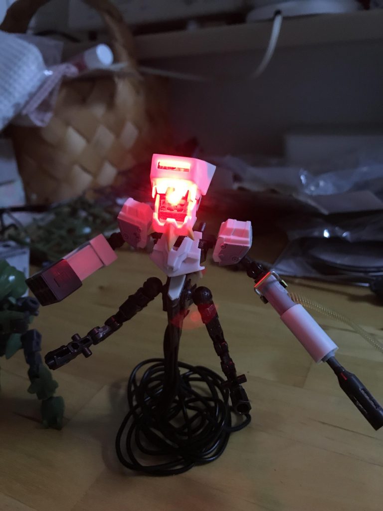 ミライトの写真は仮組みの頃だけでした😣
一体どこに。。。
まあ買い直せよって話ですよね笑