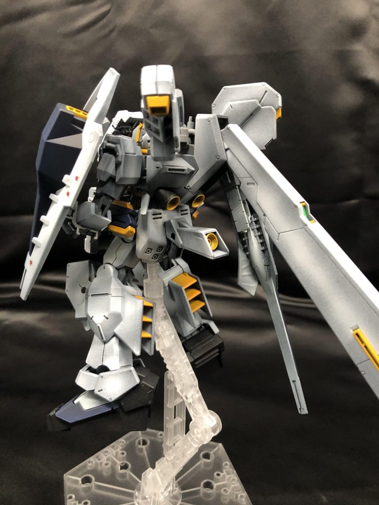 腰についてる小型ブースターみたいなのが大型ブースターの接続箇所になってます