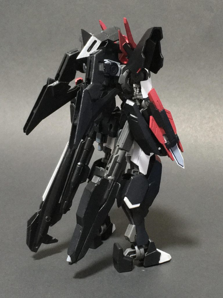 *武装*
・エンハンスドライフル
・バトルサイス
・腕部固定式バトルソード
エンハンスドライフル、バトルサイスは収納形態になり、未使用時は腰背部に装備可能。