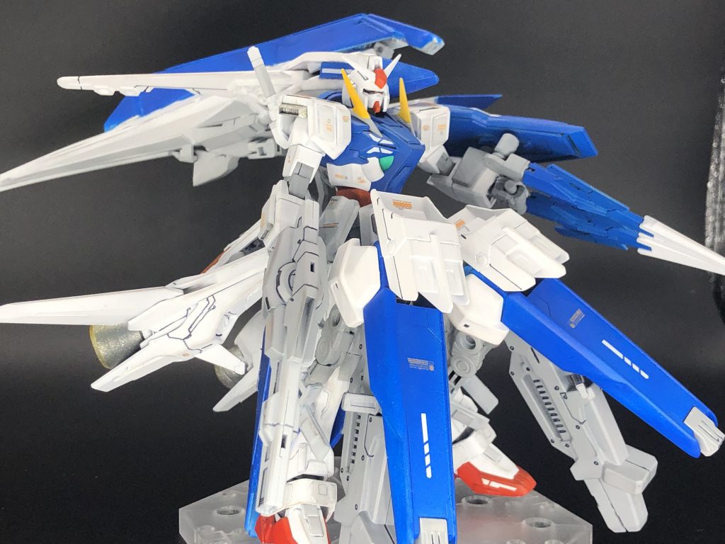 ドッキングするとこんな感じ( ´ ꒳ ` )ノアヴァランチみたいな足と腰にブースターにドデカなビーム砲( ̄▽ ̄;)結構なゴテモリ(笑)