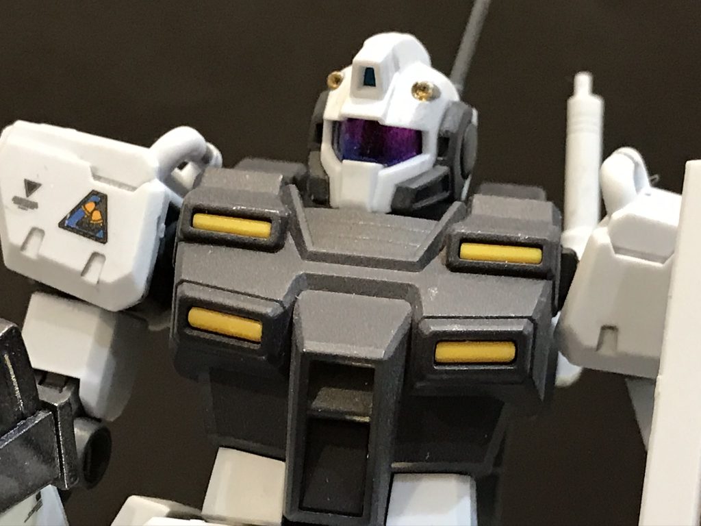 メインカメラには100均で買ったマスキングテープを貼ったのですが、思った以上にいい感じ。
私、お小遣い制のためケチ…節約するしかないのです笑