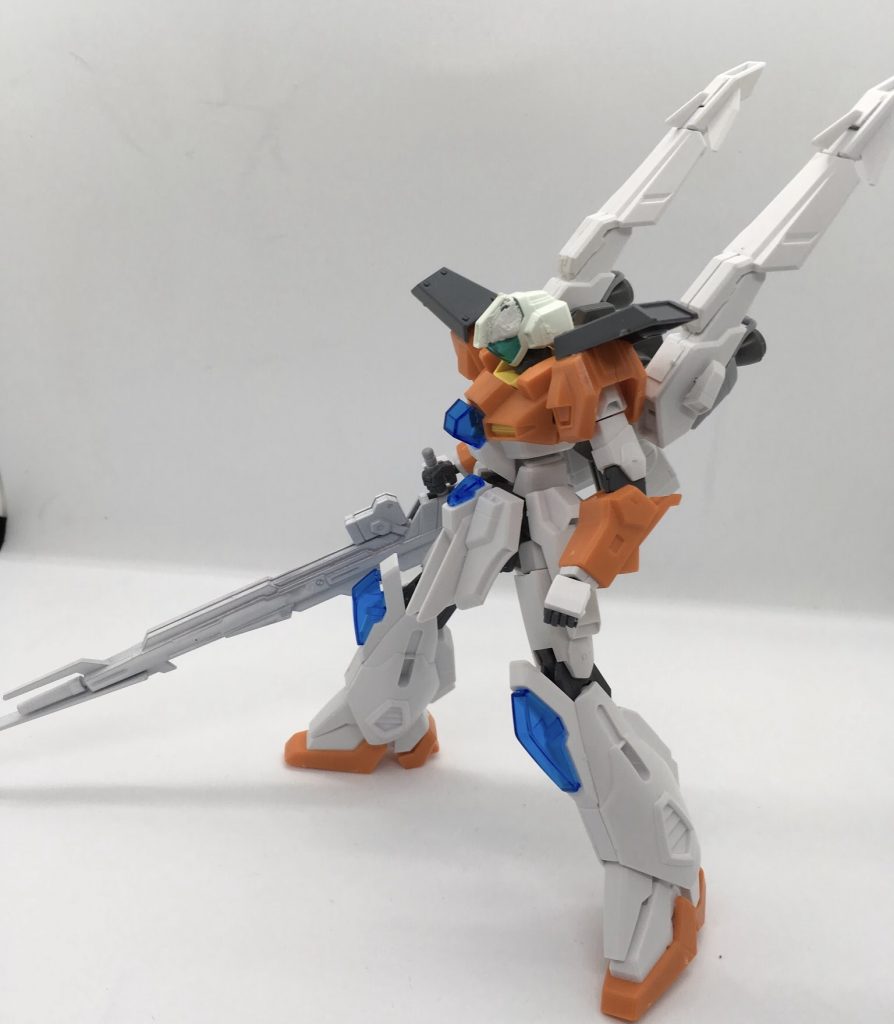 最初期段階。クリアパーツにパテを盛るのに勇気が要りました