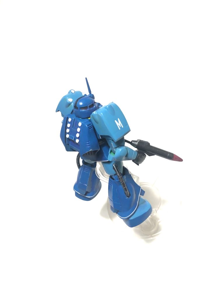 うしろ

海中最深度は400m。
両肩、背中のサブロックミサイルは対MS用では無く対艦兵器である。