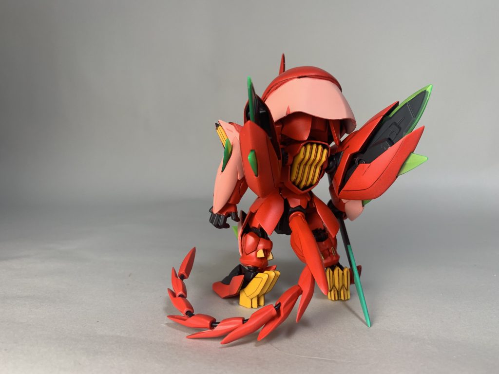 頭部はガンダムヘッドコレクションのガフランとBBレギルスにパテやプラ板で製作。