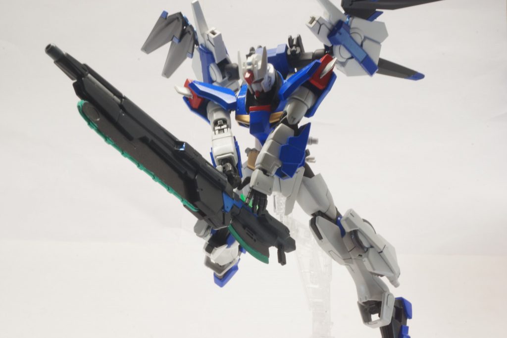 銃身下部にはGNチェーンソーを装備している。GNカタールに使用された素材を使っており、戦艦も短時間で切り裂くことが可能。
ーーーーーーーーーーーーーーーーーーーーーーーーーーーーーーーーー