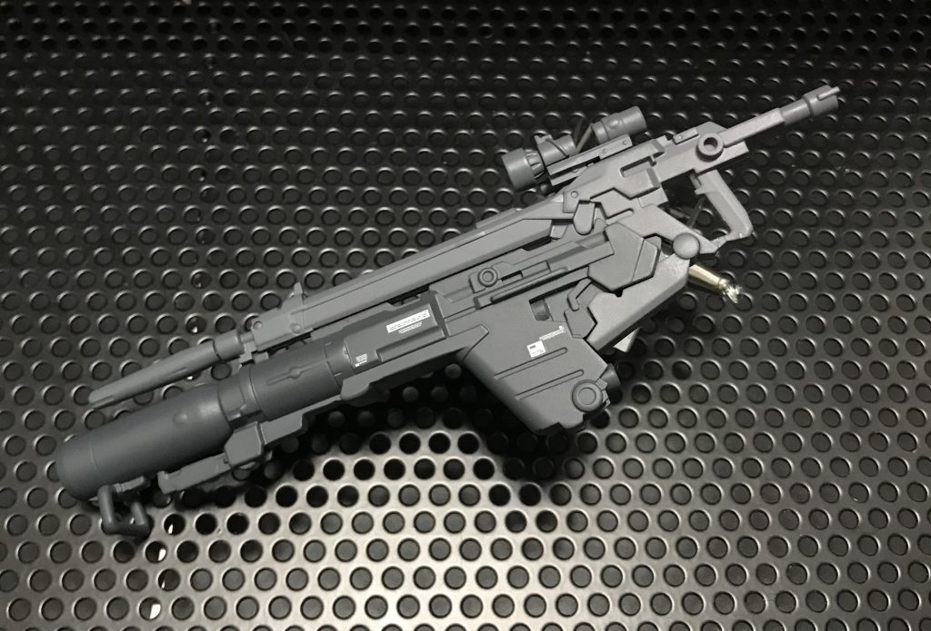 武器(ライフルにバズーカをマウント)