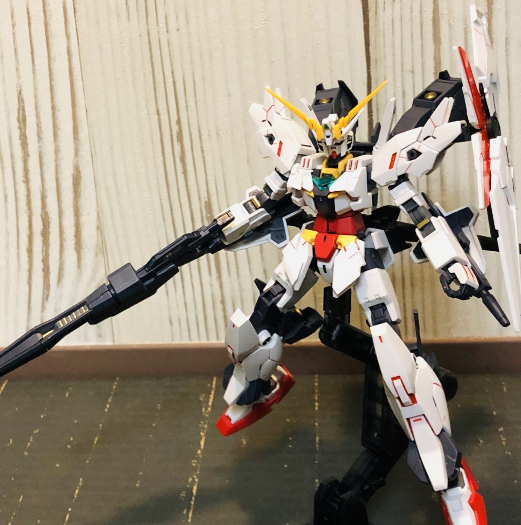 フル装備
ビームガトリングガン
ビームマグナム
Iフィールドバリア内蔵シールド
マルチコンテナビットを装着。
下の写真は、各武装バリエーションを
何枚かパシャリ！