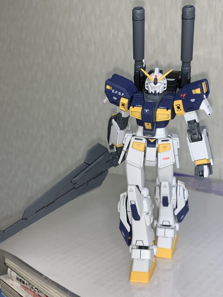 持たせて見たら何故かしっくりくるジンクスⅡのGNバスターソード君です。