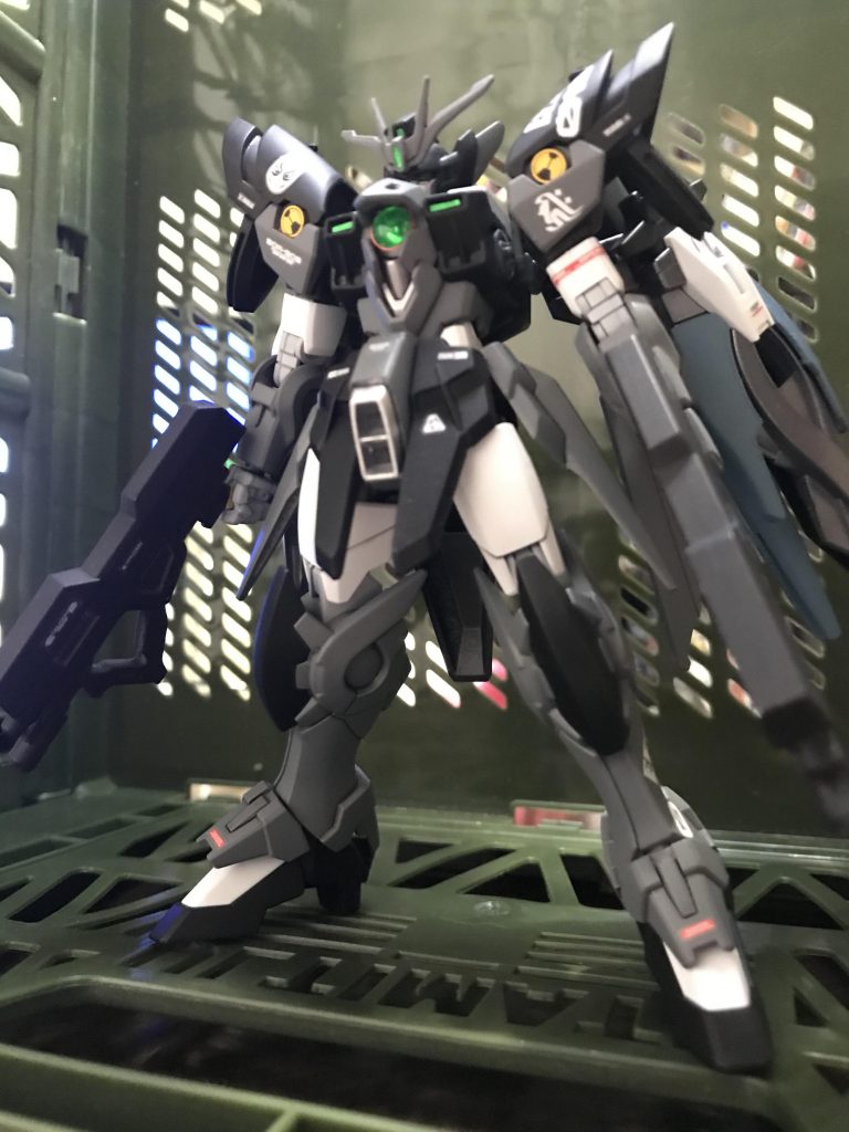 ウイングガンダムゼロ〝レイブン〟–7枚目/制作者:真樹京介