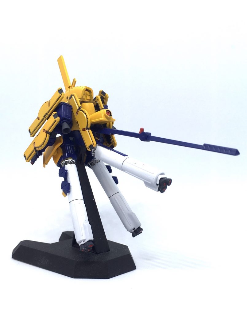 リアビューです。3基のプロペラントタンクが素晴らしい。