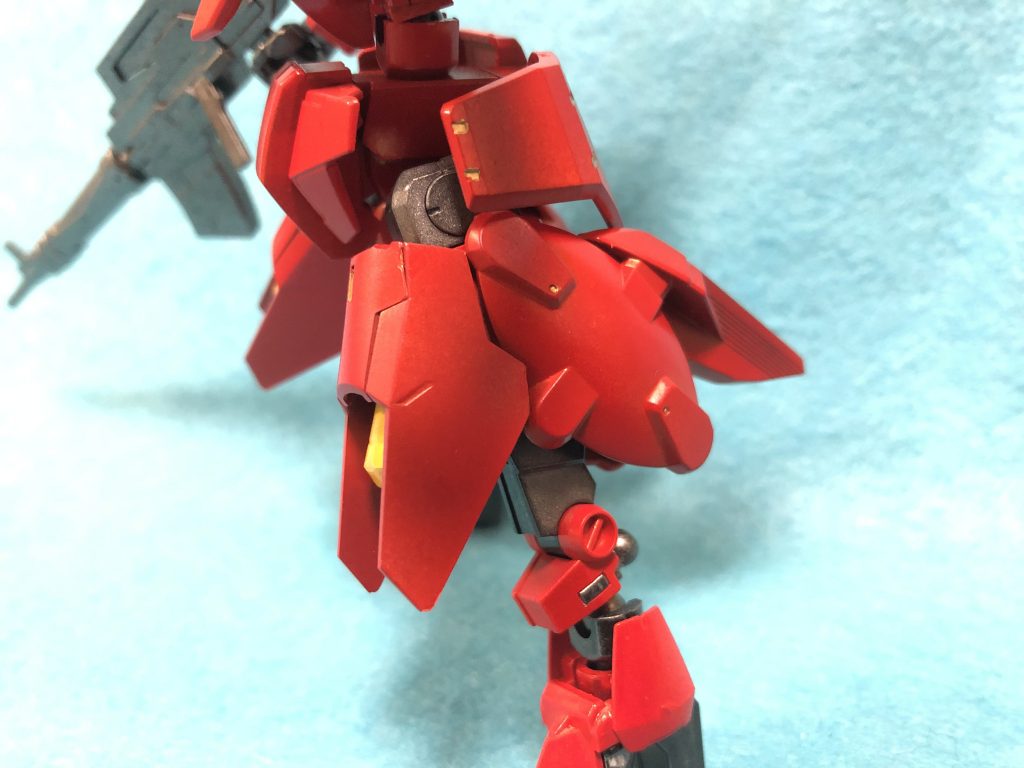 逆に下半身は……もう。ちなみに可動域も……もう。