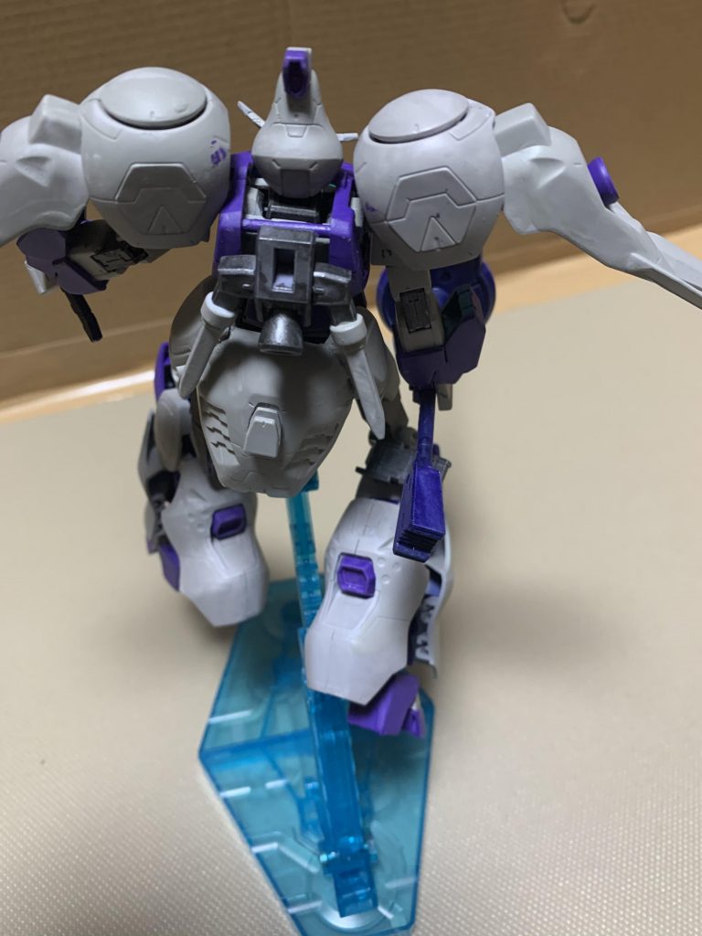 背面はコアガンダムのバックパックのままです。別売りでブースターが出ているのを作り終えてから知りましたのでありません。いつかつけてみたいですね。
