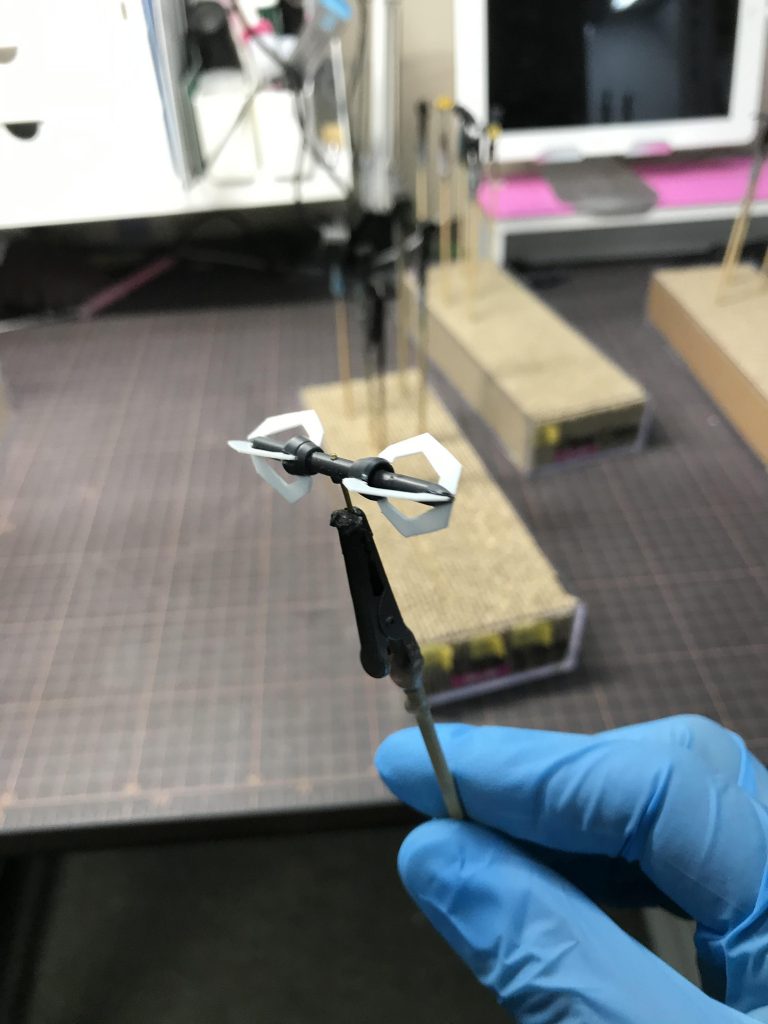 武器『三鈷杵』はスクラッチ