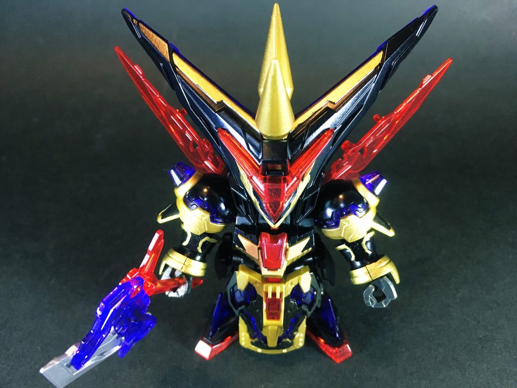 典韋とマスターガンダムの組み合わせは結構意外でした。
敵対勢力である蜀側の張飛ゴッドガンダムとの関係性も考慮されているのかな？と考えたりします。

キットはトゲトゲしてカッコ良く、マスターガンダムの新たなSD化というだけで最高に熱いです。