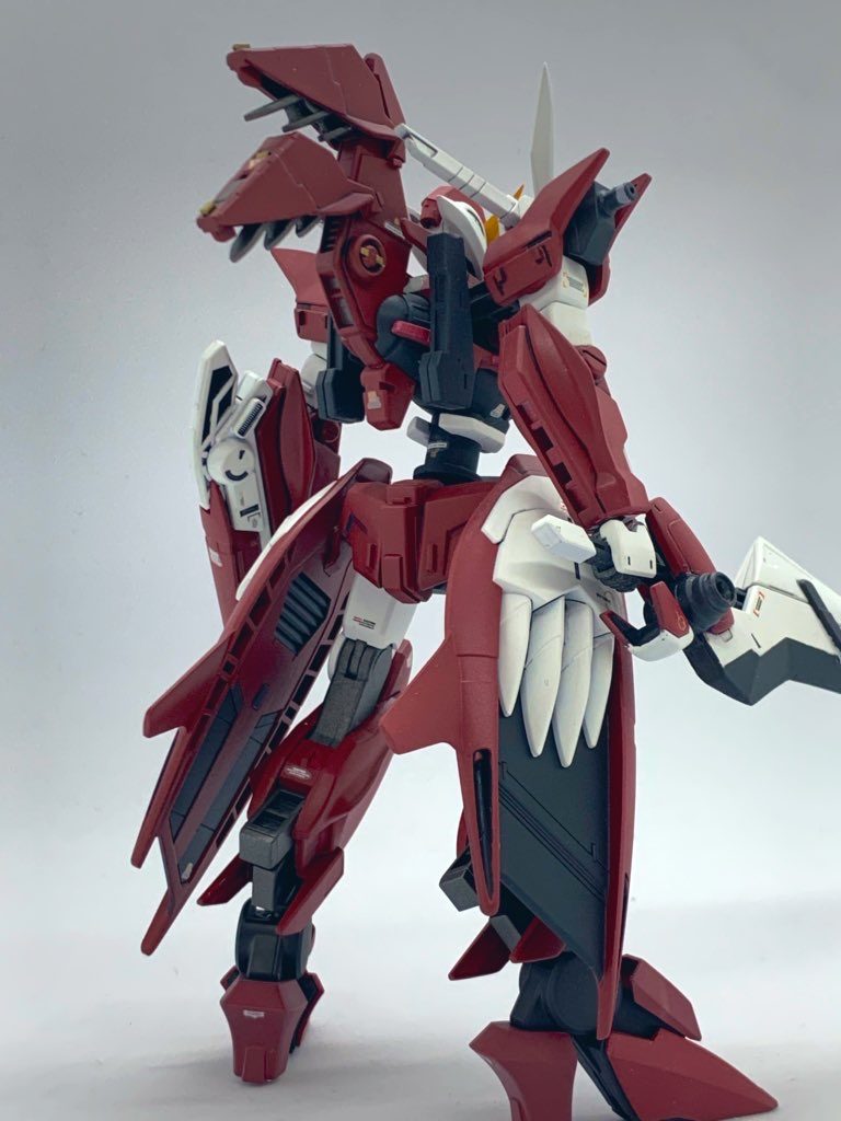 背後
ジャンクパーツで追加武装