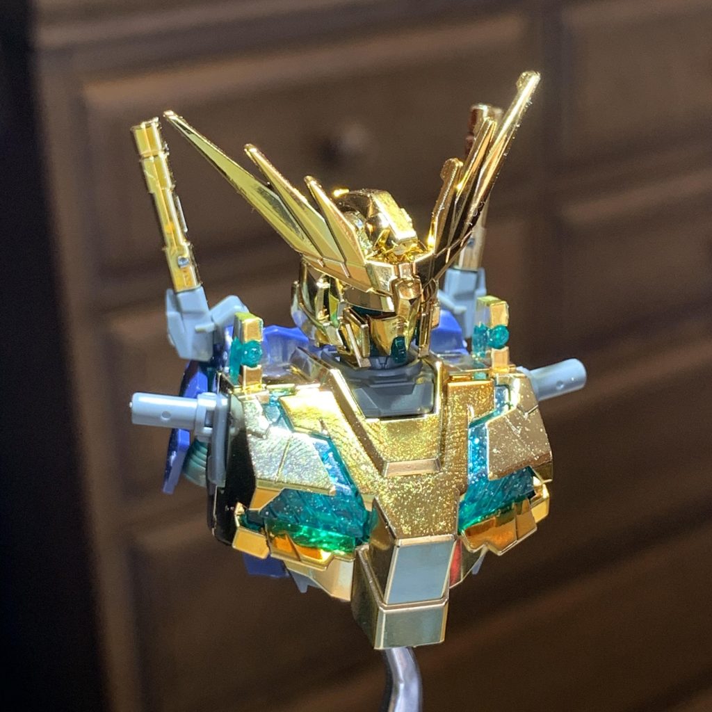 胸部と頭部が完成したところです。