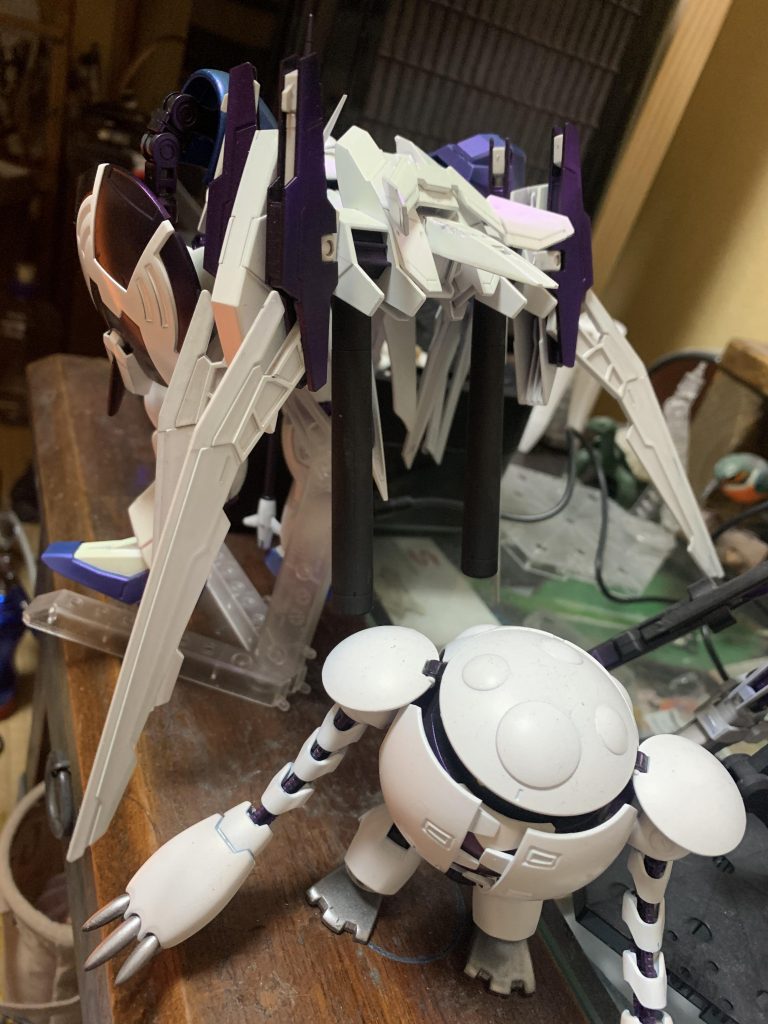 ブースターにプロペラントタンク2基
各ウイングにて機動性維持ビームサーベル4基