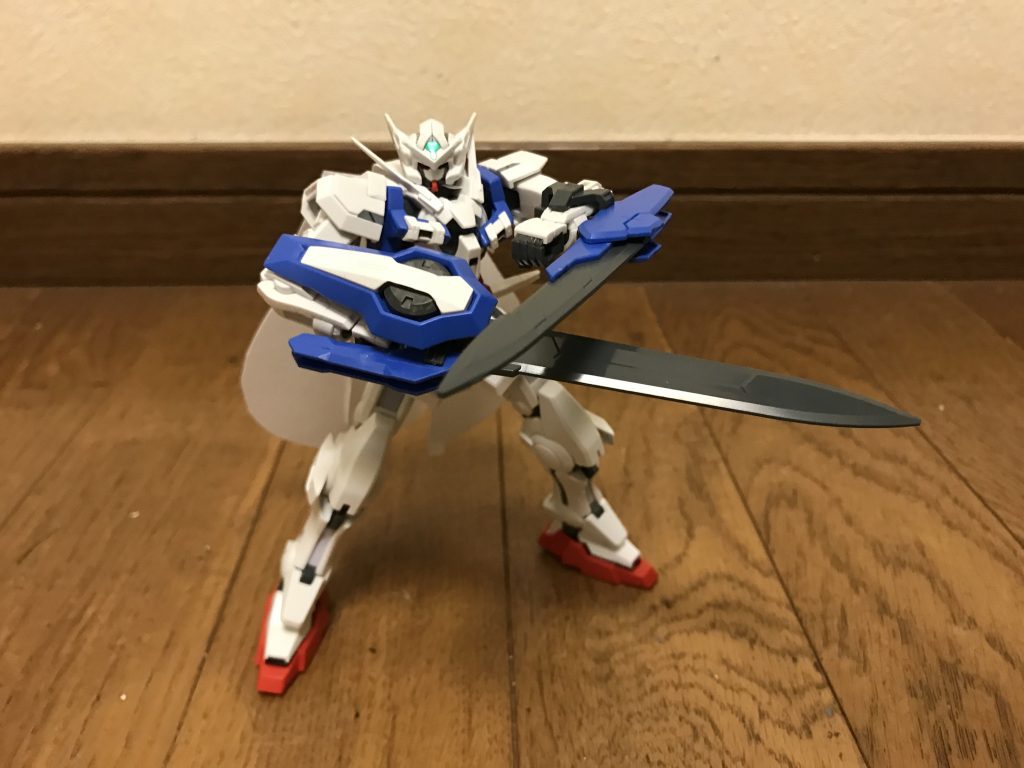 本機は耐久性に重点を置きつつ、実体剣を駆使した格闘戦、GNウェザーソードのビームライフルによる精密な射撃戦に特化しており、高い戦闘能力の発揮する。必殺技デュークショットライフルモードのGNウェザーソードから、凄まじい貫通力と破壊力を併せ持つ矢状ビームを放つ。