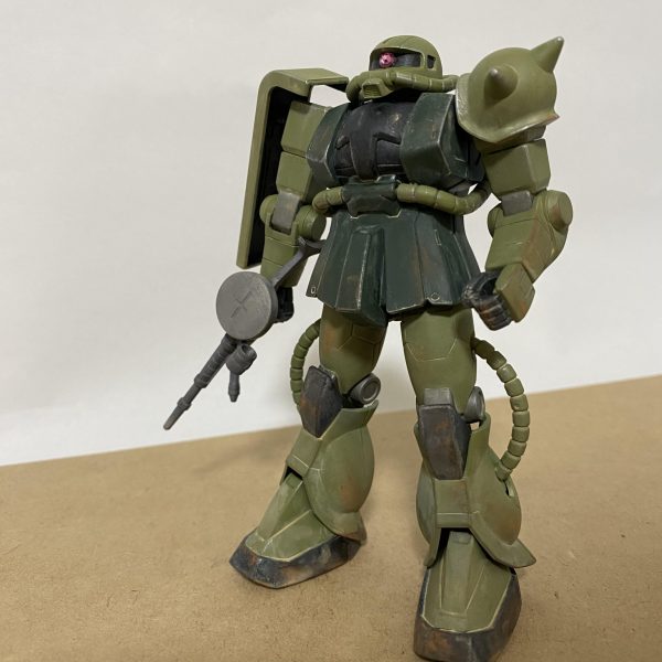 隠れてたら生き残っちゃったザクさん