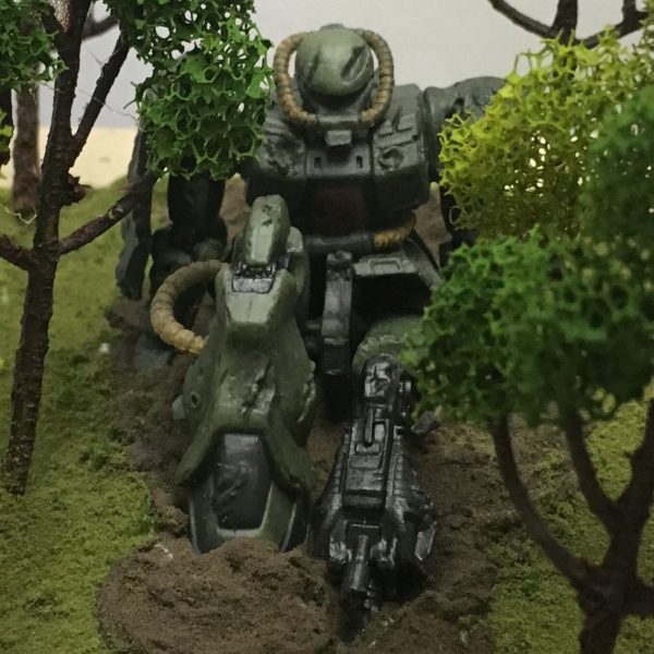 不時着したバーニィのザク