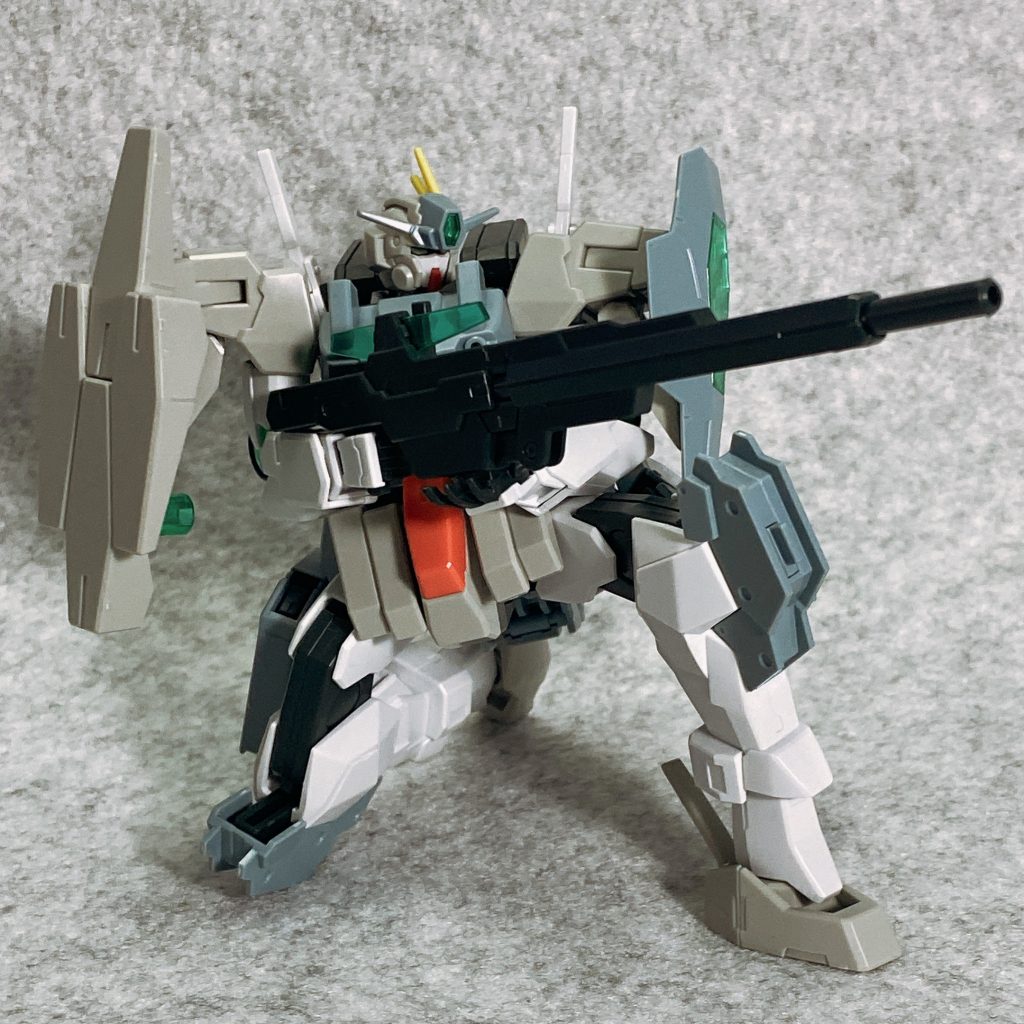 片脚立ちでの狙撃姿勢。