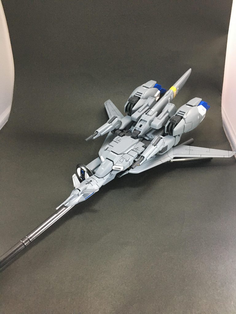 つや消しトップコートを吹いてますが完成後も割とスムーズに変形できました😊