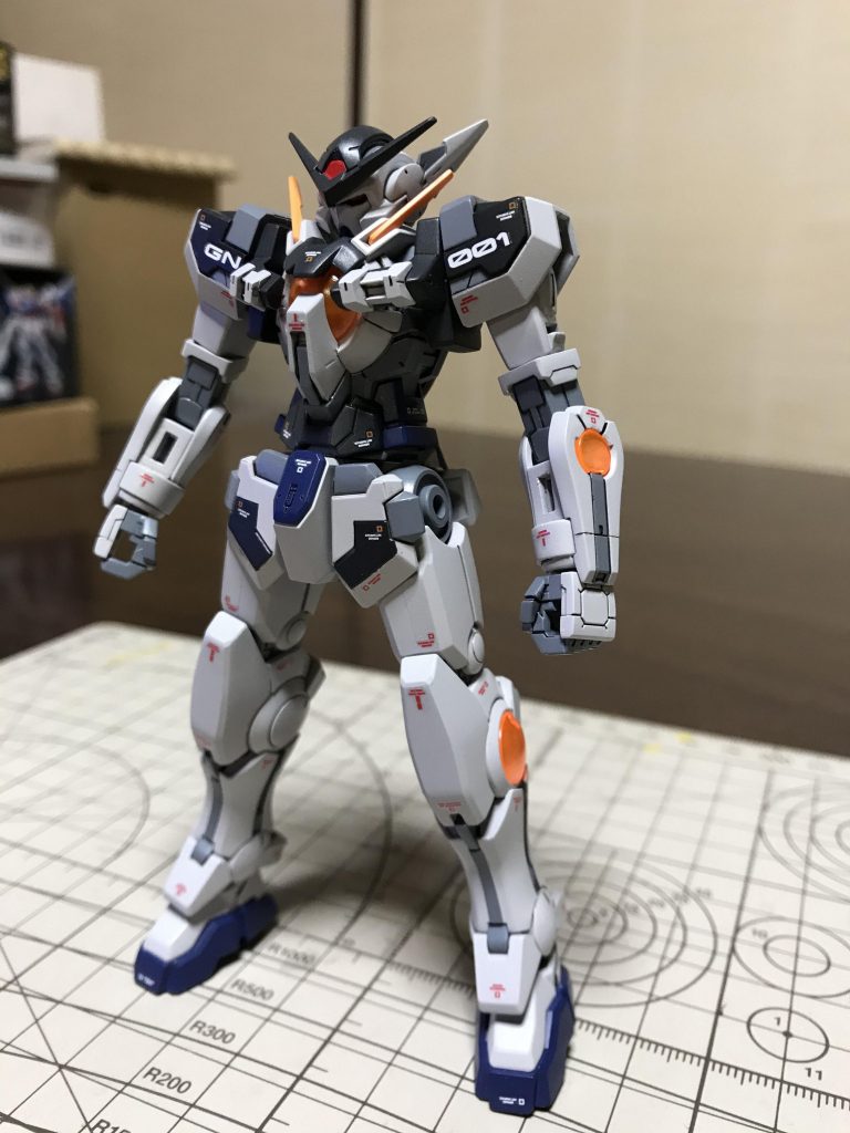 素体画像1
配色をぐらはむさん好みのフラッグベースにカラーを変更をしました。
また、電ホビさんのおまけか何かのアストレアのパーツを交換したものになります。
通常エクシアとの差別化を図りたかったのですが、あんま意味なかった様な。