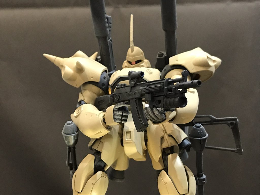 手持ち武器はMSGのライフル、それ以外はキットのままです。
ケンプファーには現実的な武装も似合うと思います。