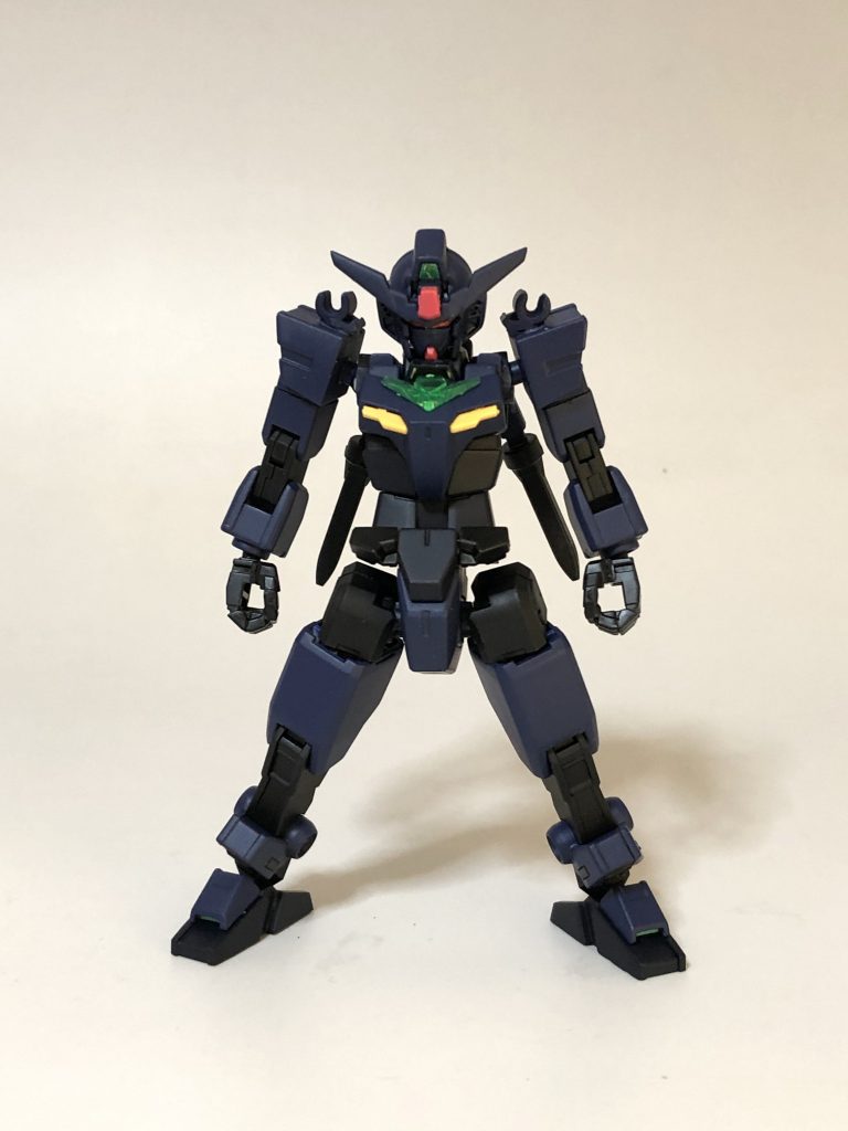 正面。装備時は、肩のラッチにシュヴァルべの肩アーマーを引っ掛けてます。