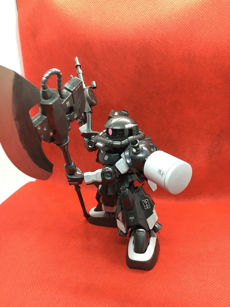 左　肩のバーニアはネオジムで付けてます。取り外して両脚部に取り付け可能です