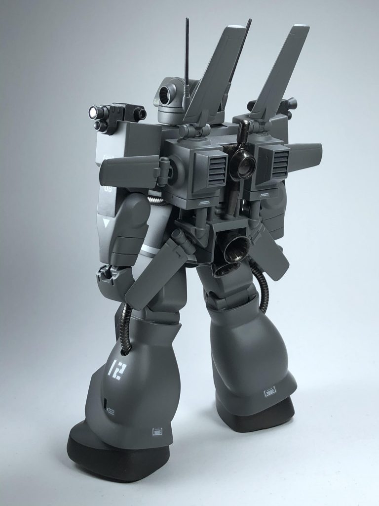 ザクのたくましい後ろ姿。