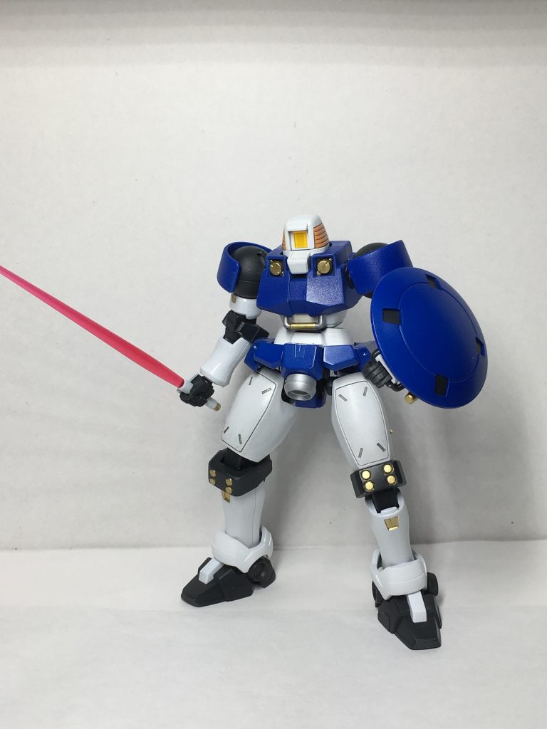 サーベル、シールド装備
