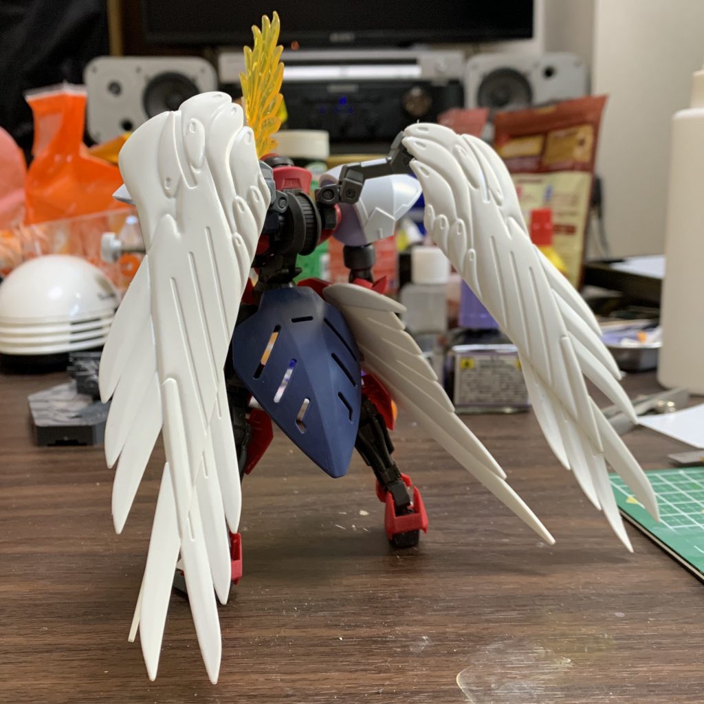 グリムゲルデをベースに

翼状パーツ
・HGFA ウイングガンダム ゼロカスタム
頭部飾り　肩パーツ
・HGBF ギャンスロット
リアスカート
HGUC キュベレイ(revive)

を使用しています