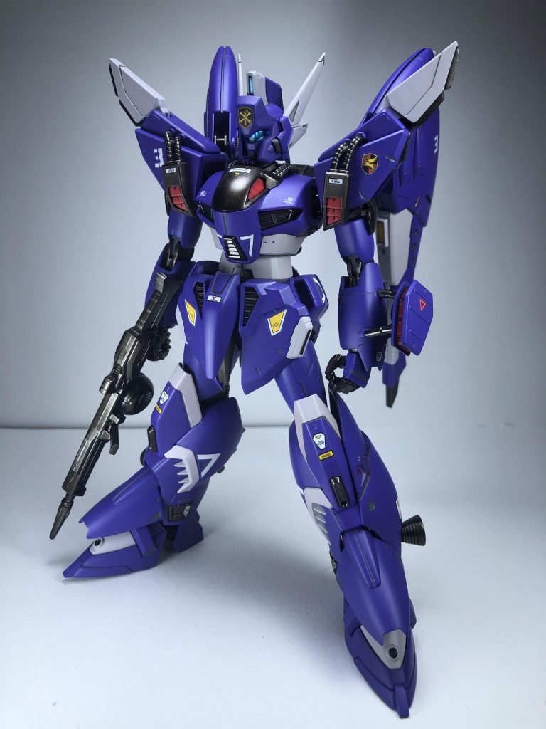 このカラーだと不気味な雰囲気です